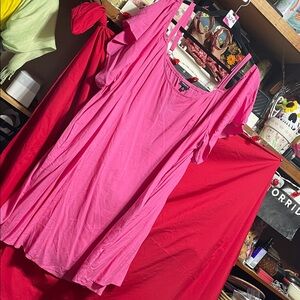 #324 size 3 torrid Hot Pink Short drop Sleeve dress with pockets